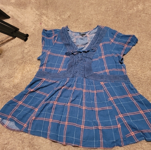 Shirt - Picture 3 of 3